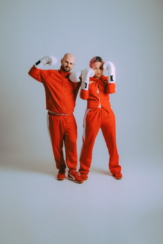 OK.DANKE.TSCHÜSS schlagen zurück: Album KNUTSCHEN & BOXEN und große Tour 2025/2026!